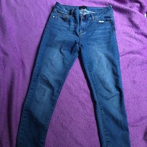Mid rise ankle skinny jeans